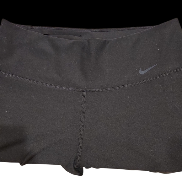 Nike Women's Black and Purple Capris - Picture 3 of 4